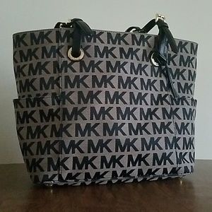 NWOT Michael Kors Signature Tote
